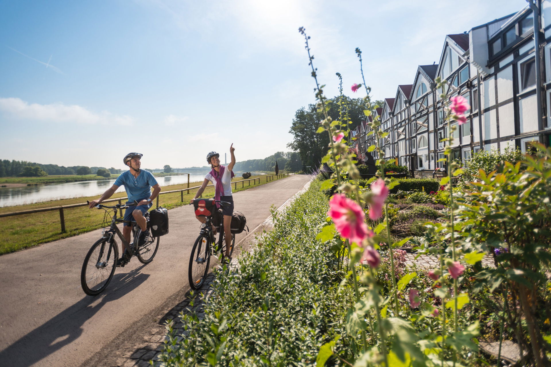 Radfahren auf dem Elberadweg in Sachsen-Anhalt