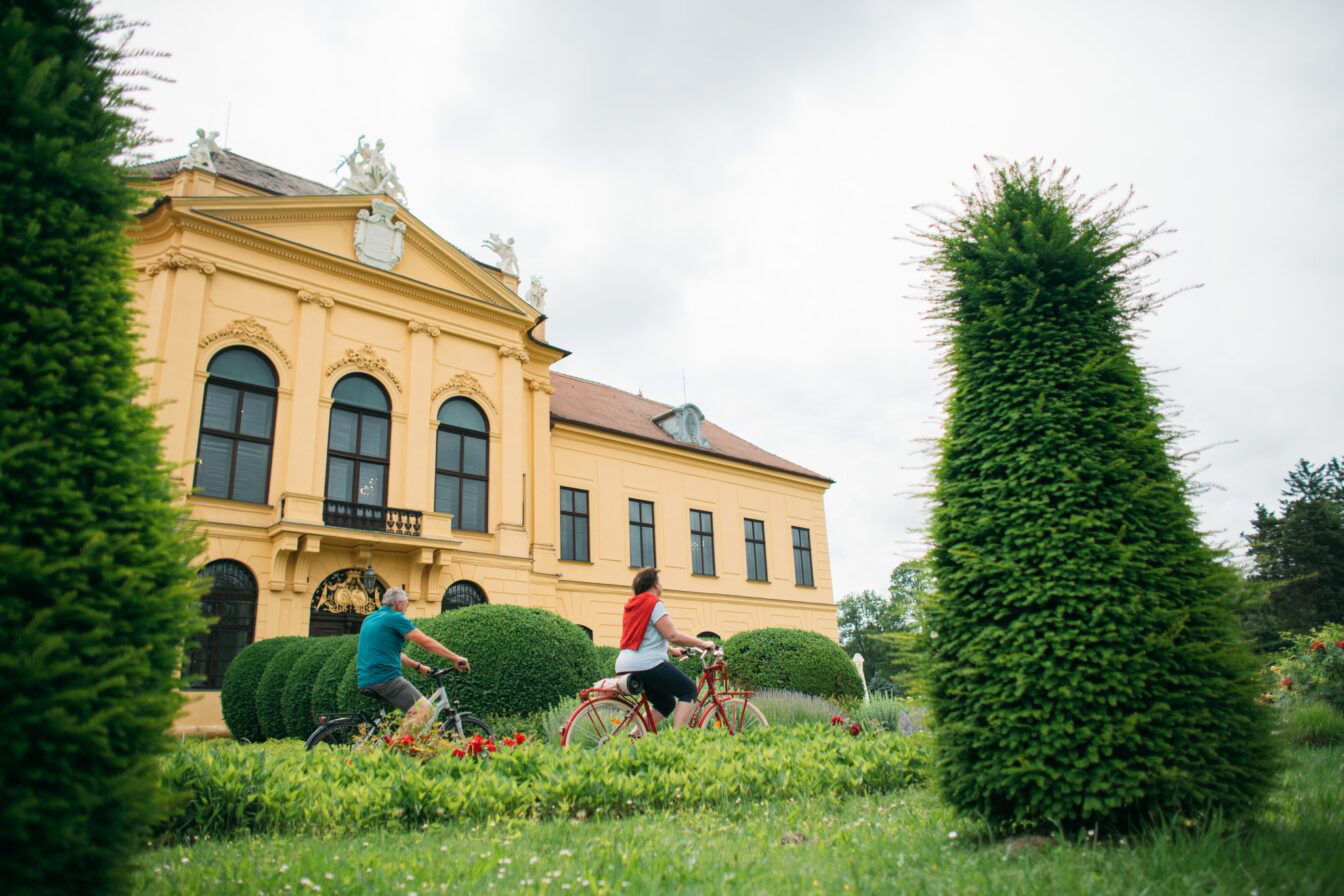 Impression von Radtour im Marchfelder Schlösserreich: Schöne Radstrecken für den Frühling in Niederösterreich