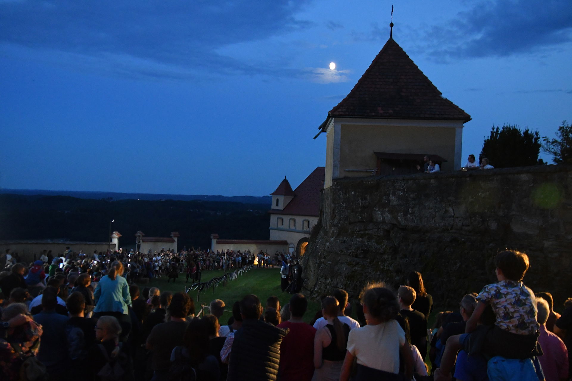 Riegersburg bei Nacht (c) Thermen- & Vulkanland | Christian Thomaser