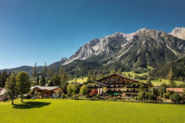 Platz 1 der hundefreundlichsten Unterkünfte 2026 geht an Almfrieden Hotel & Romantikchalet in der Steiermark