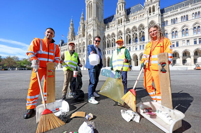 "Frühjahrsputz mit der MA48" mit Klimastadtrat Jürgen Czernohorszky und Mitarbeiter*innen der 48er.