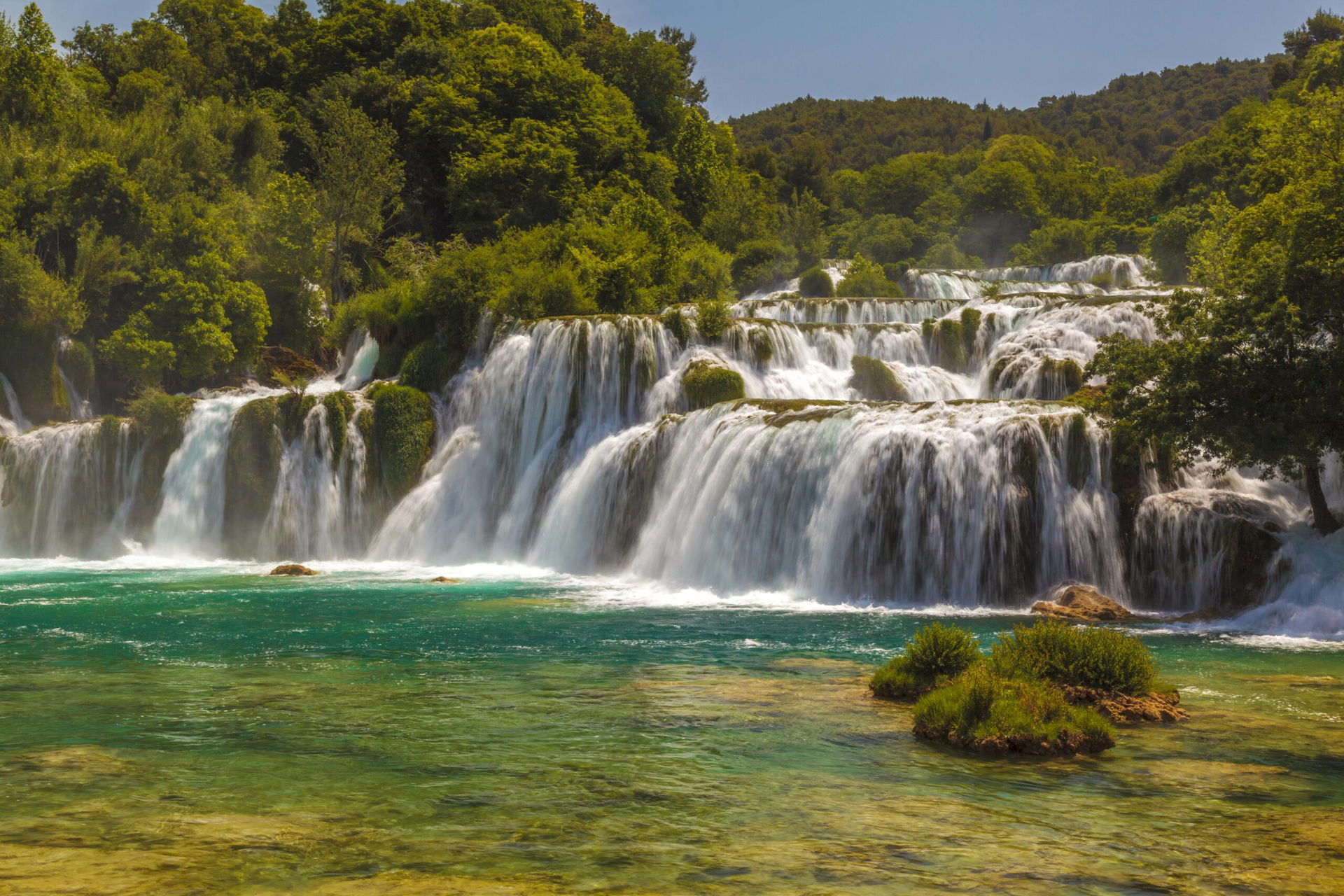 Nationalpark Krka mit Wasserfall in Kroatien