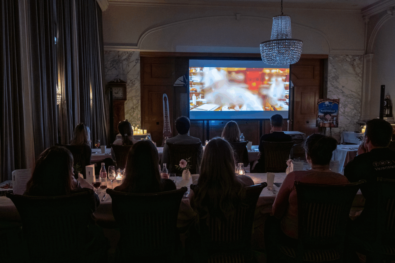 Fine Dining Erlebnis mit Kino-Screening im Hotel Stefanie in Wien bei erstmaliger Premiere von Tasting Movies 2026.