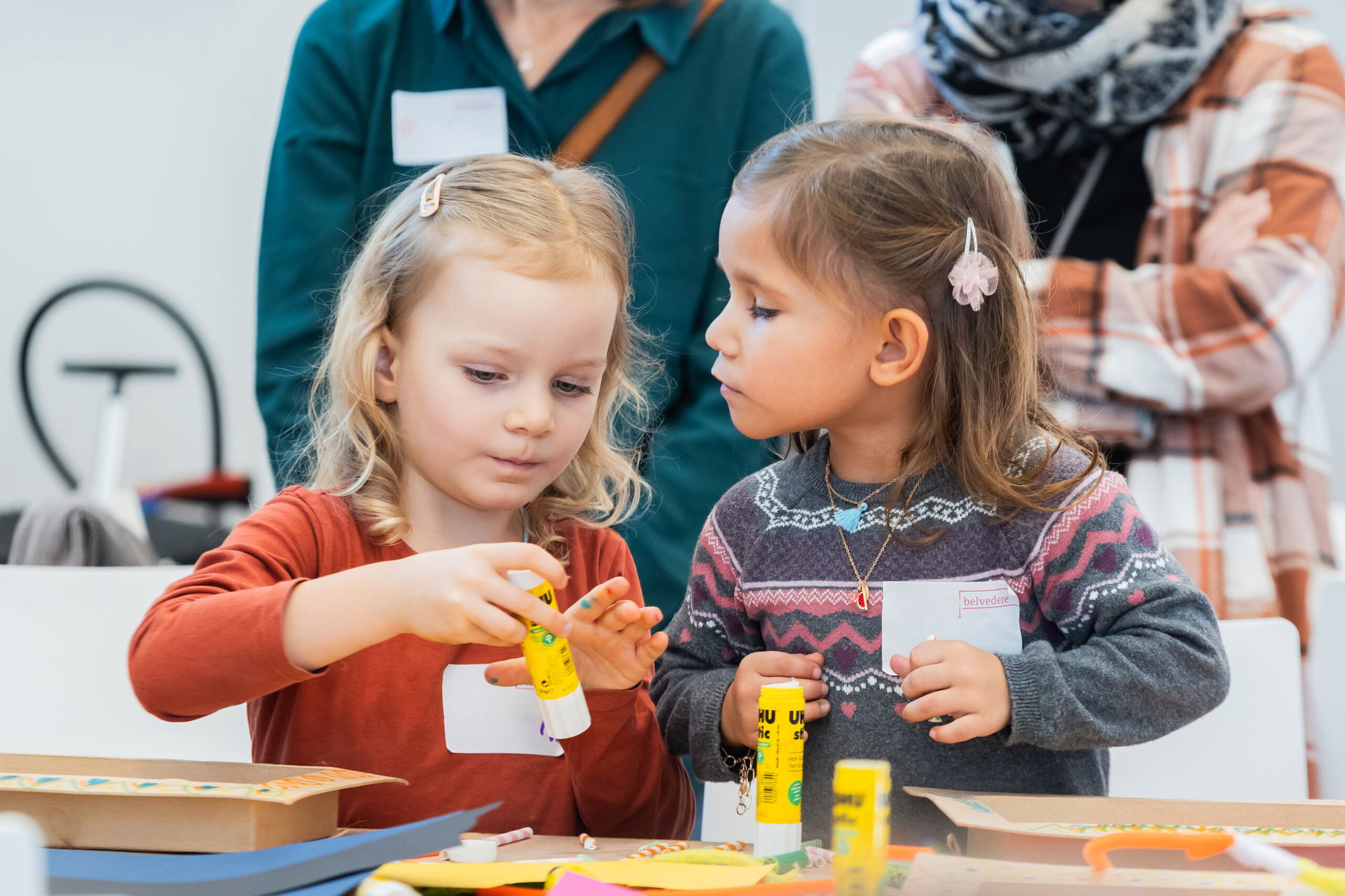 Kinder basteln im Belvedere Wien