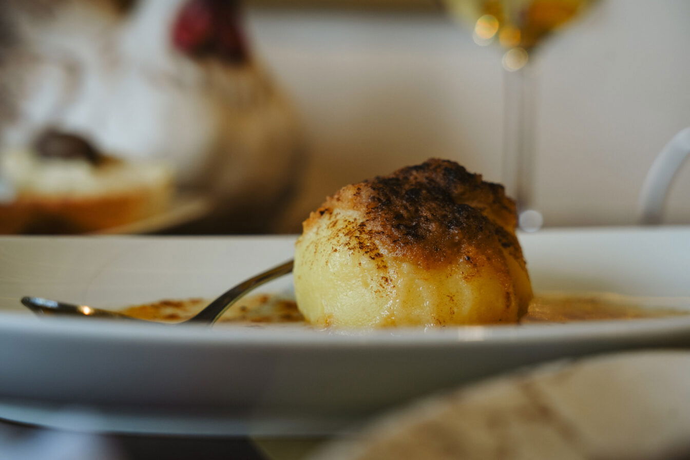 Gnocchi di Susine im traditionellen Triester Buffet L'Approdo von 1993.