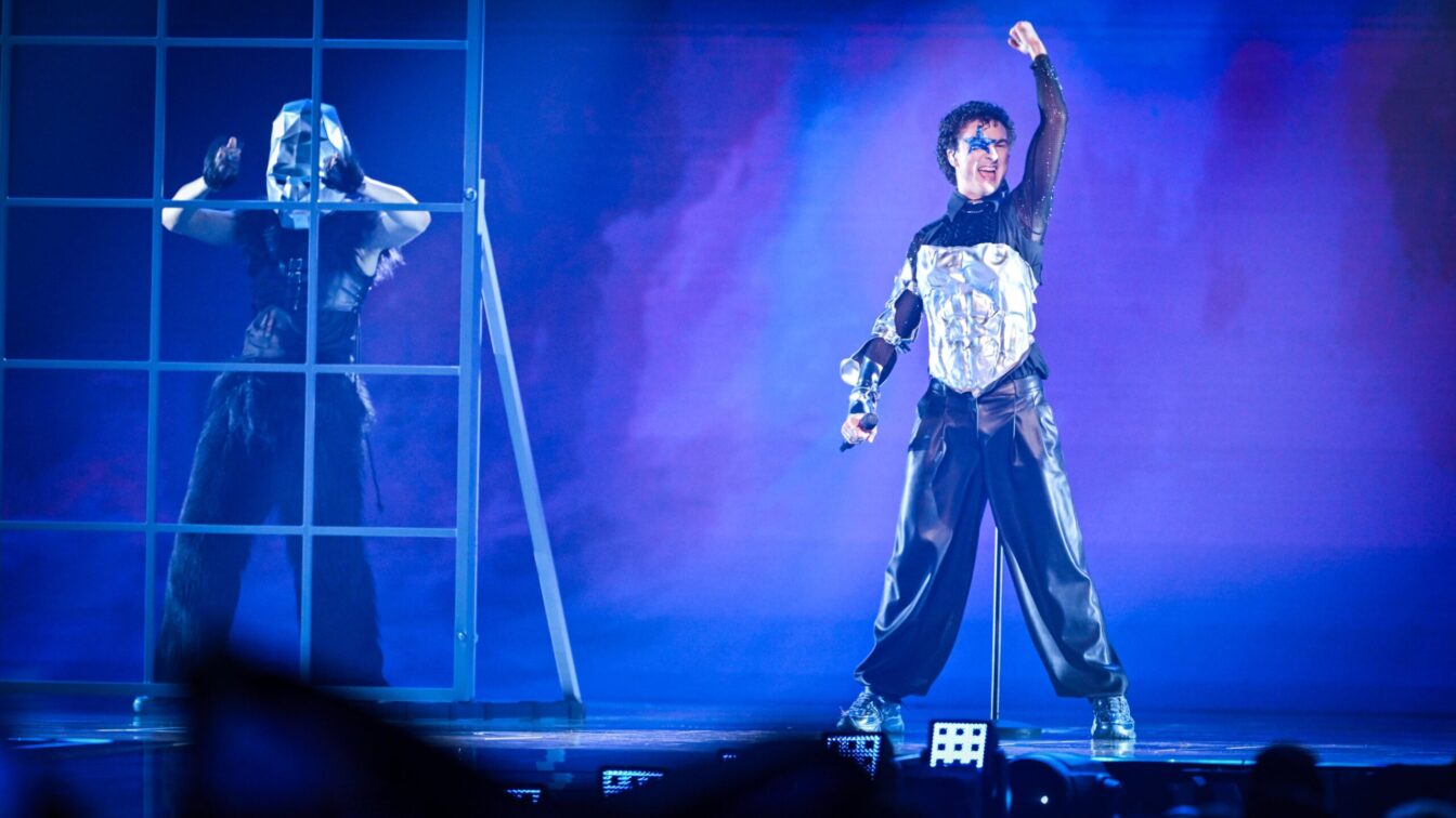 Eurovision Song Contest 2026 - Semifinale 2 – live - Im zweiten Halbfinale des Eurovision Song Contest 2026 treten in der Wiener Stadthalle 15 Länder an. Zu sehen live am 14. Mai 2026 ab 21.00 Uhr in ORF 1 und auf ORF ON. - Im Bild: COSMÓ aus Österreich mit "Tanzschein".