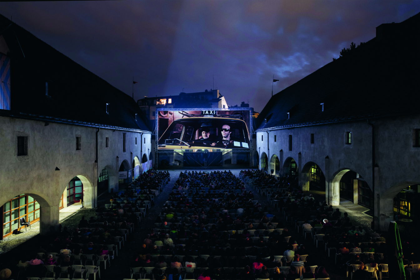 Nonstop Kino Zeughaus Innsbruck - gratis Kinobesuch über den Sommer für Abonennten.