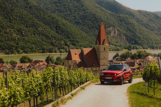 Citroen fährt bei einem Roadtrip durch die Wachau