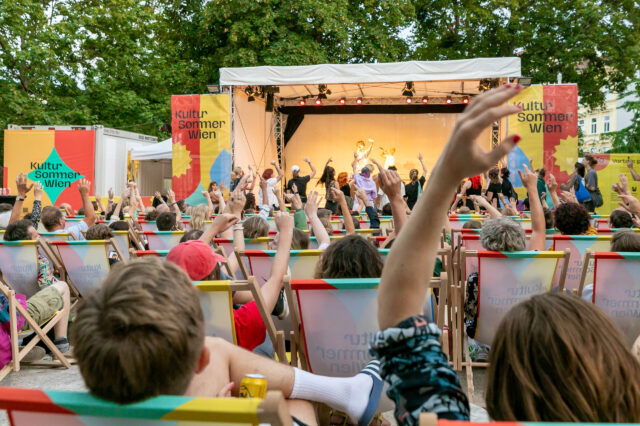 Bühne beim kultursommer wien im reithofferpark