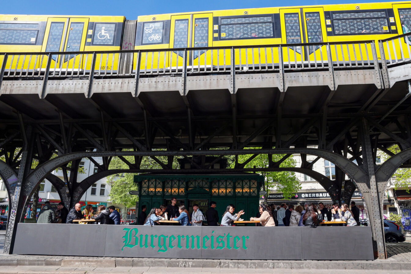 Erste Burgermeister Filiale in Berlin Kreuzberg - inzwischen ist die Burger-Marke auf 31 Standorte gewachsen und expandiert nach Österreich.