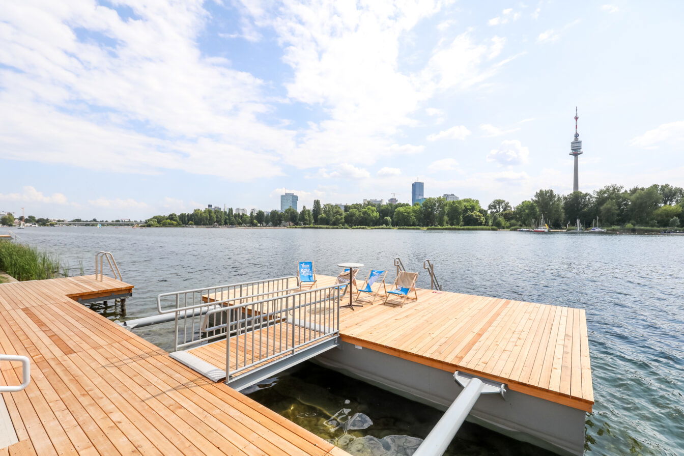 Gratis Baden in Wien: neue schwimmplattformen bei der oberen Alten Donau