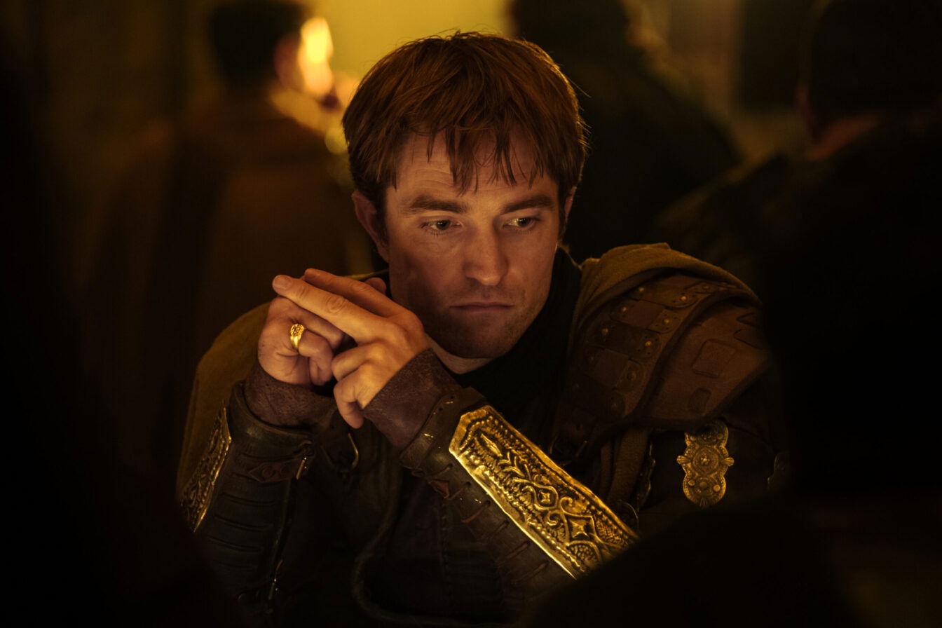 Kritik zum Film: Robert Pattinson is Antinous in THE ODYSSEY, written, produced, and directed by Christopher Nolan.