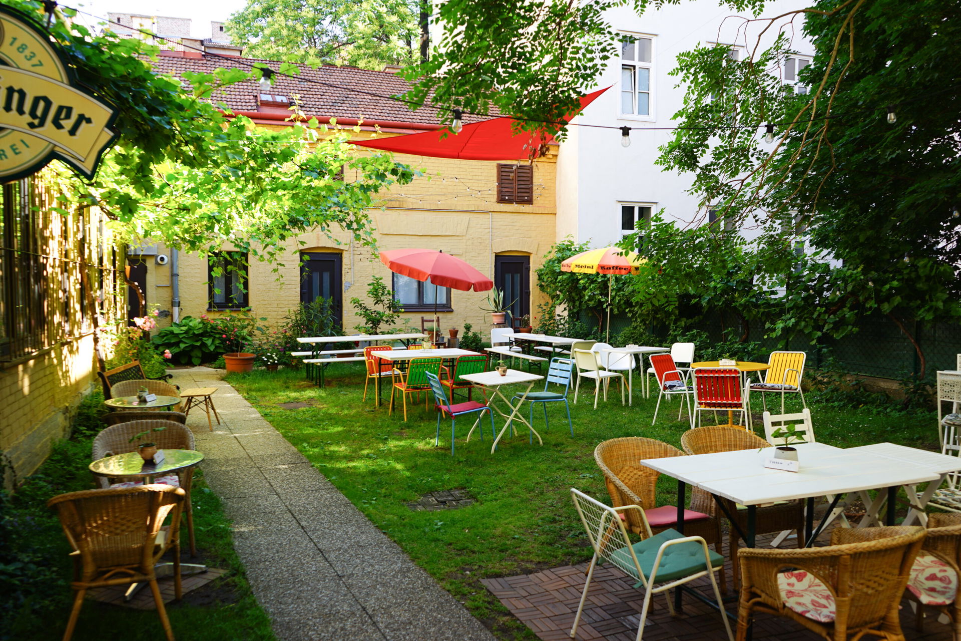 1000things Community Awards 2026: frei & Yoga Café im 16. Bezirk