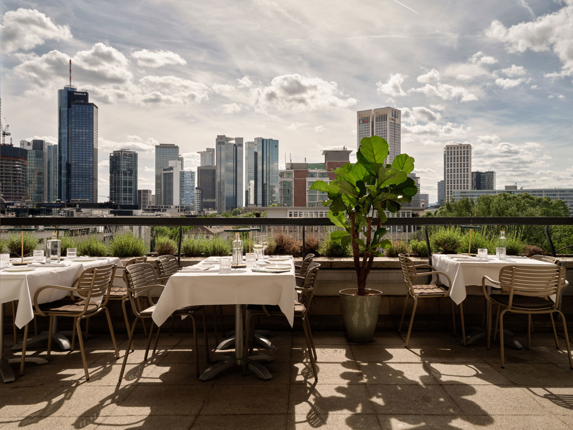 Die Occhio d'Oro Rooftop Bar in Frankfurt.