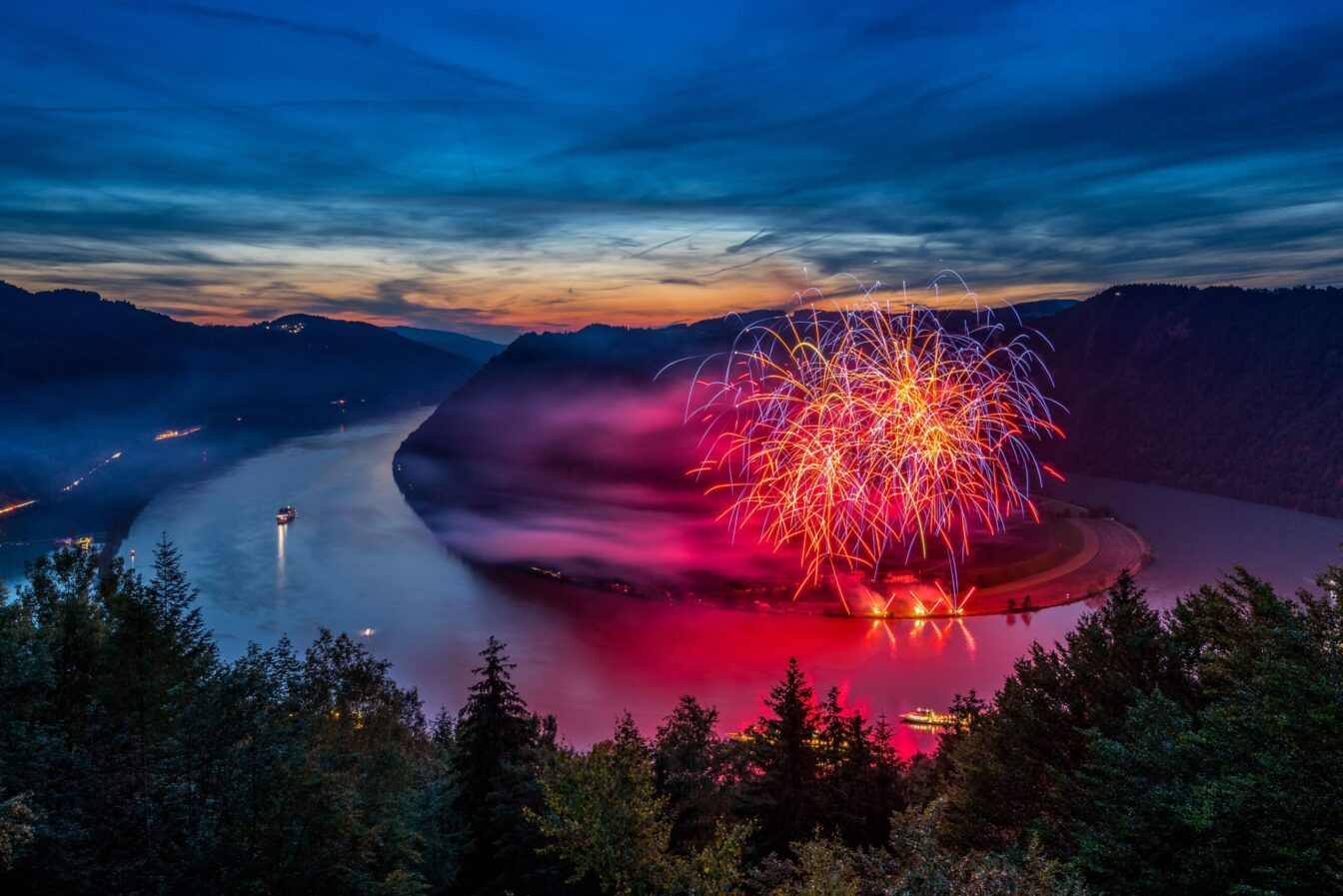 Feuerwerk über der Donau: Donauuferfeste 2026 in Oberösterreich