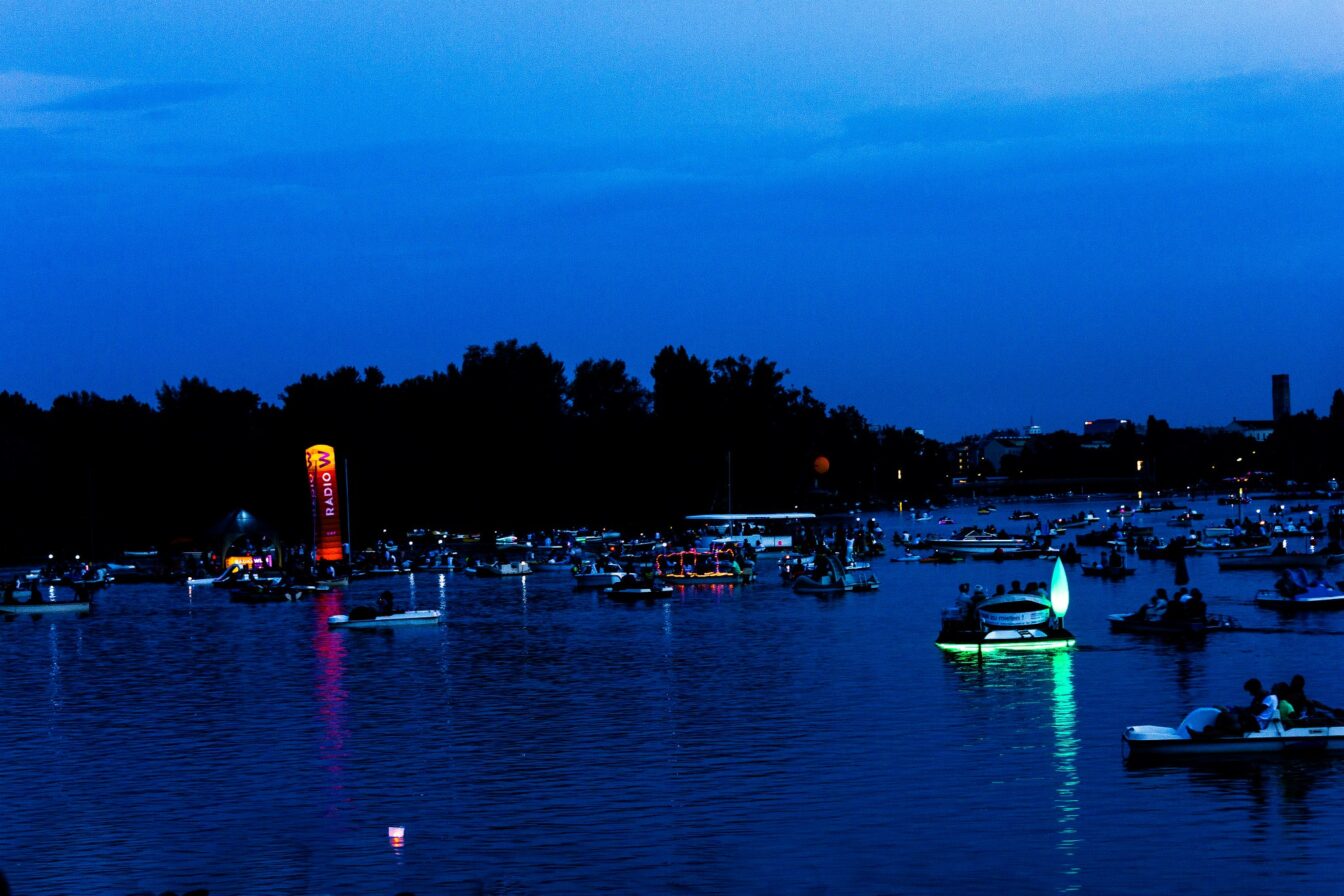 Lichterlfest Alte Donau 2026: Boote am Wasser (2014)