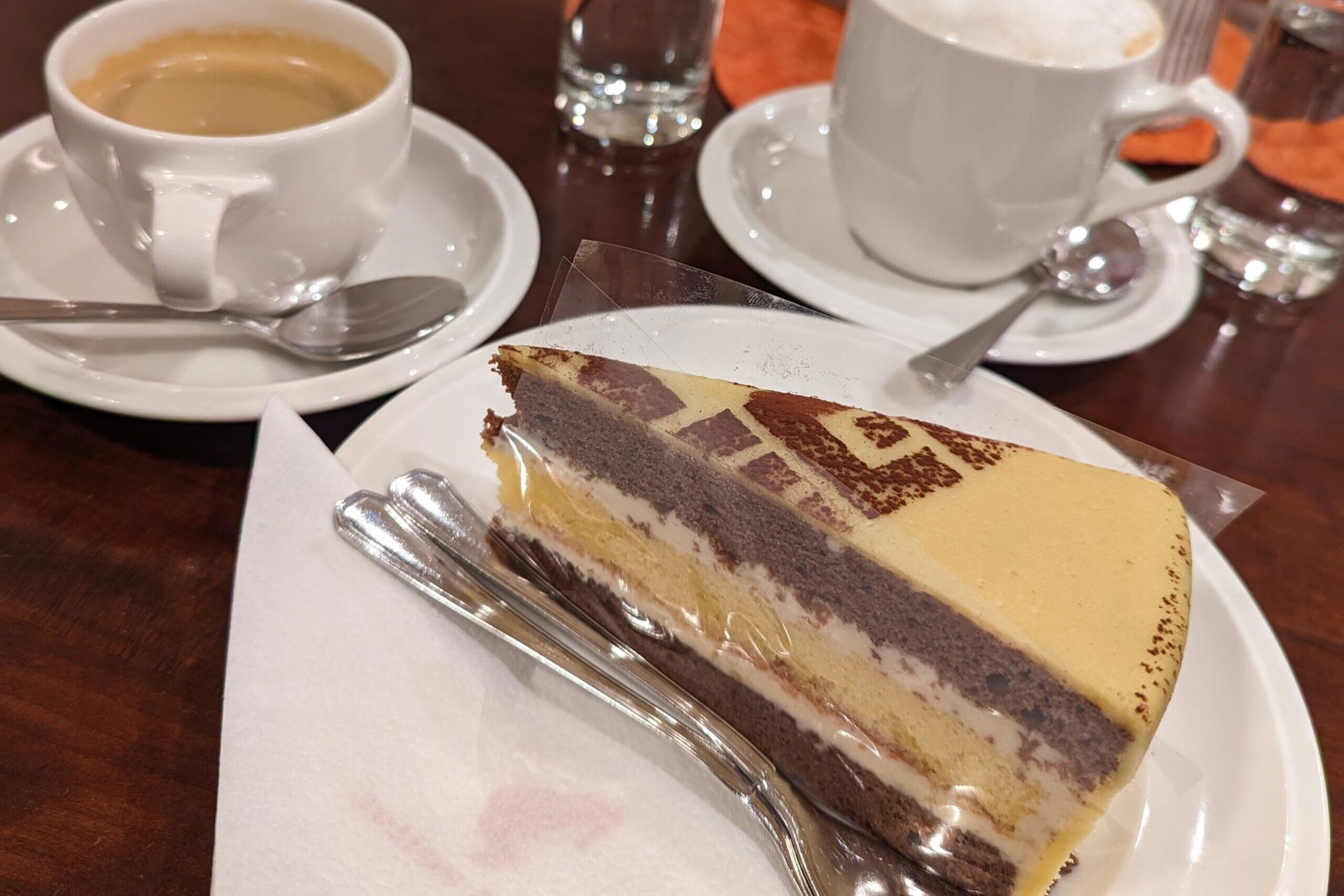 Lienz Osttirol City Cafe Konditorei Glanzl