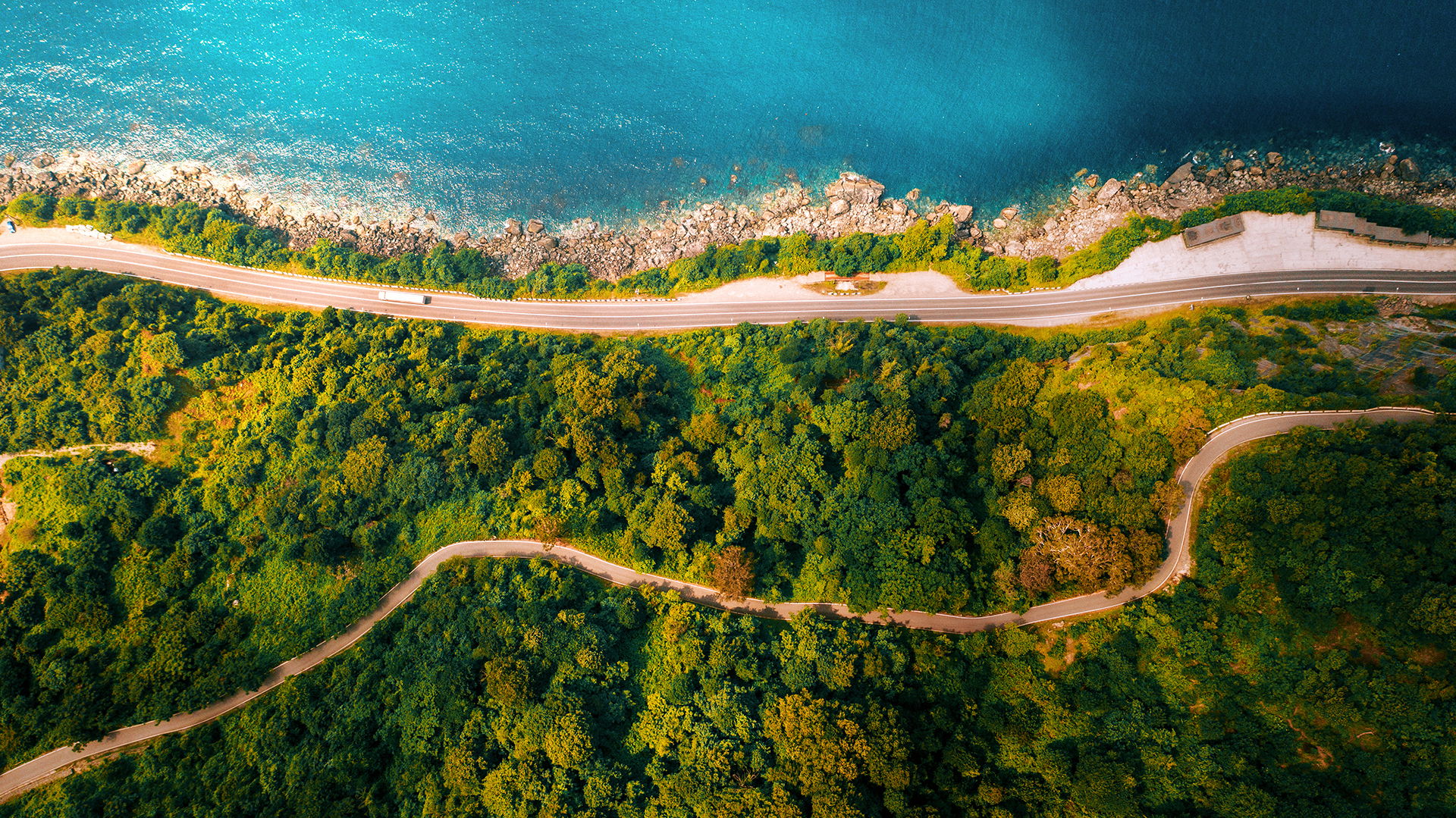 Straße neben dem Meer in Batumi Georgien