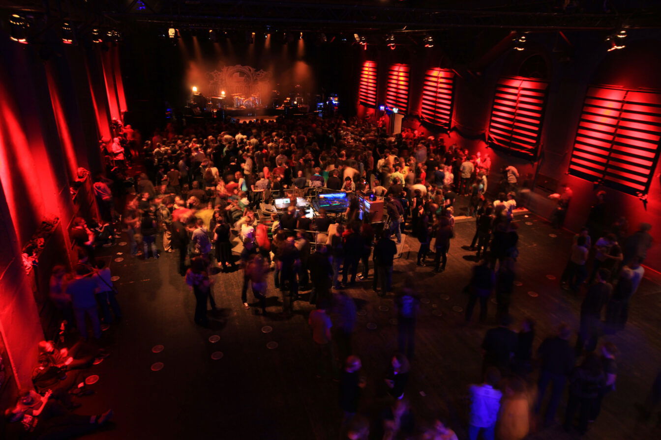 Im Muffatwerk in München gibt es immer wieder Events bei Ampere, wie etwa die Off Campus Party Night im August.