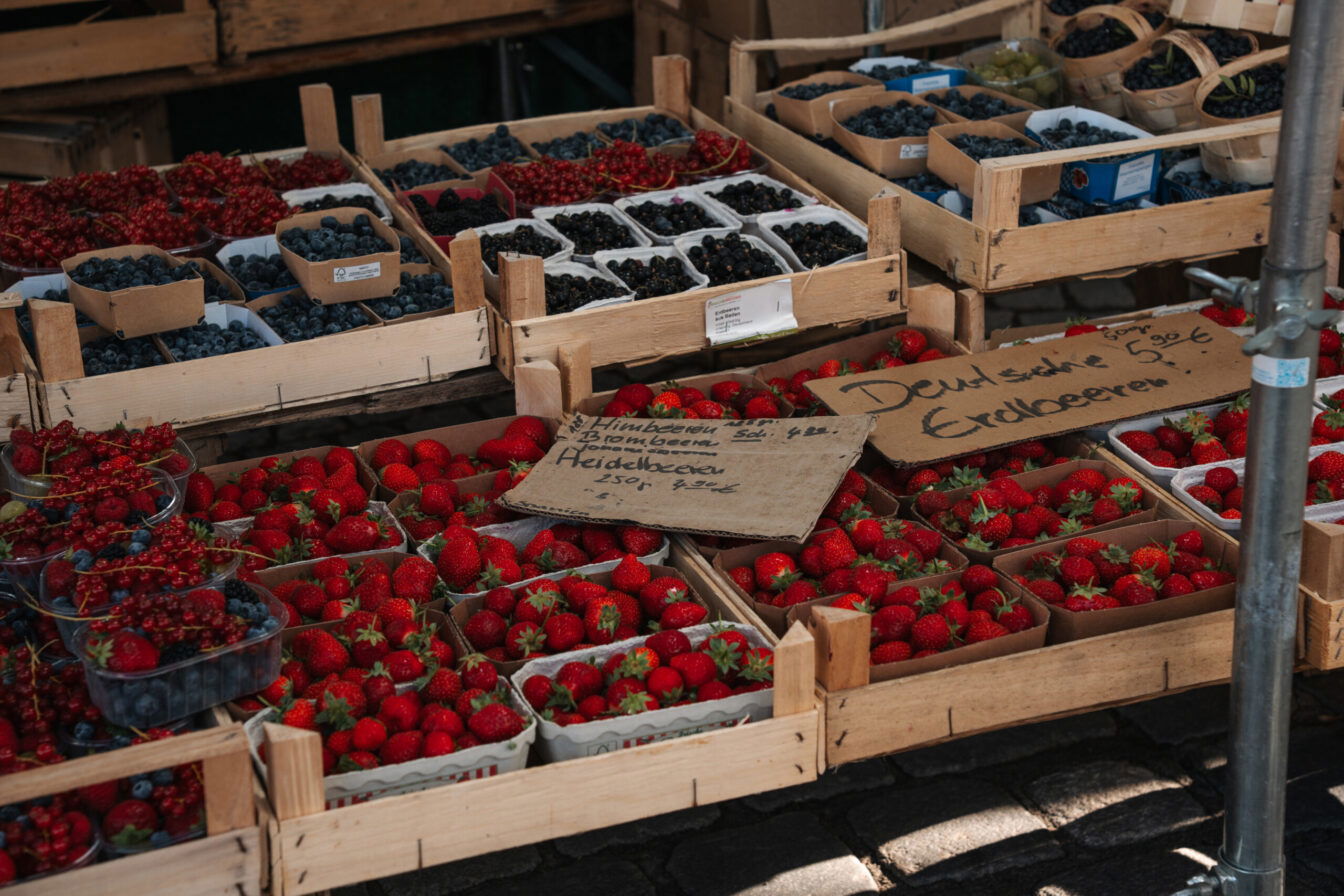 Viktualienmarkt München, Erdbeeren und frisches Obst