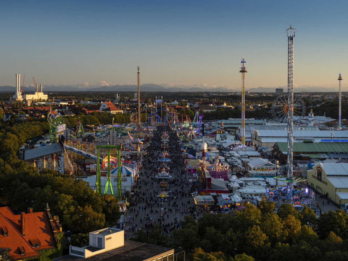 2026 findet das 191. Oktoberfest in München statt mit Fahrgeschäften, Festzelten und Kulinarik