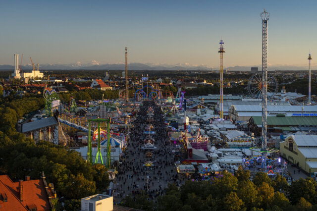 2026 findet das 191. Oktoberfest in München statt mit Fahrgeschäften, Festzelten und Kulinarik