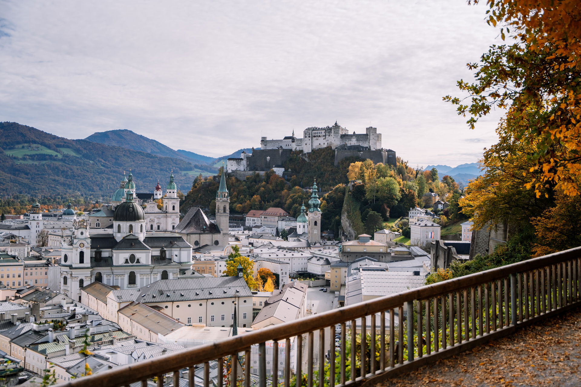 Ausblick vom Salzburger Mönchsberg im Herbst