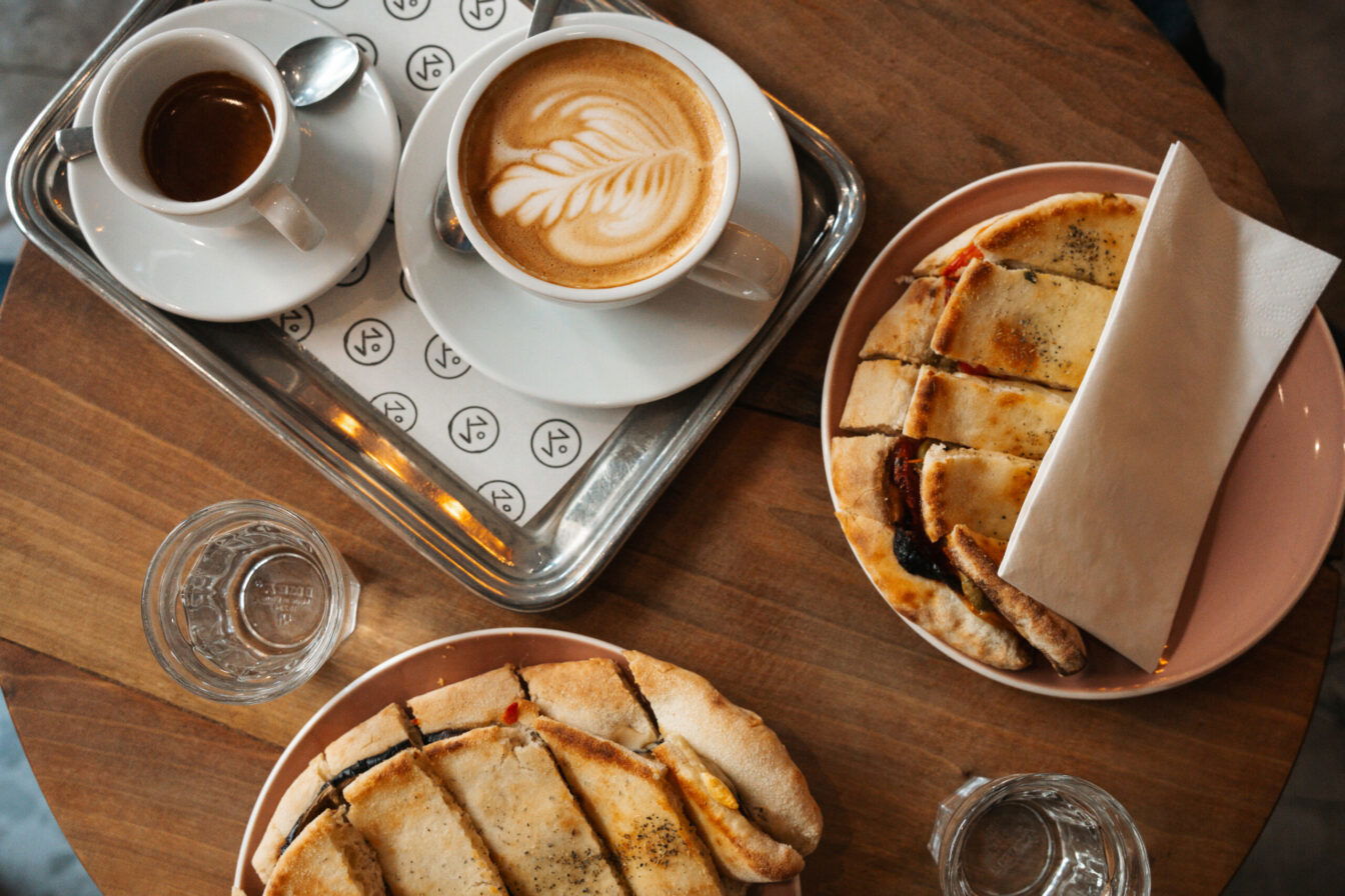 Im Café Morso im Lehel in München gibt es guten Kaffee und italienische Snacks.