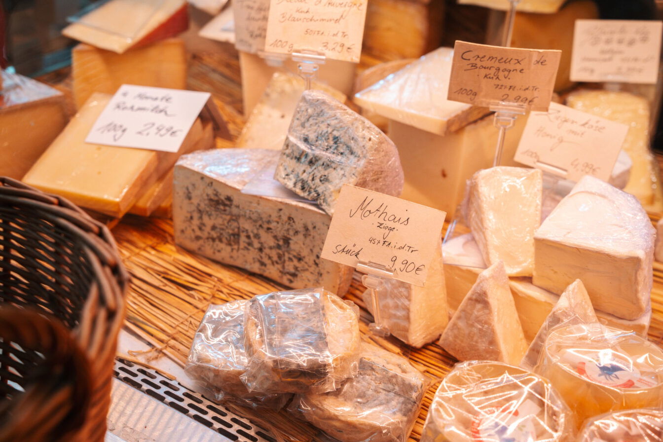 Im Käthe Luzia im Lehel München gibt es ein ausgewähltes Käse- und Fleischsortiment.