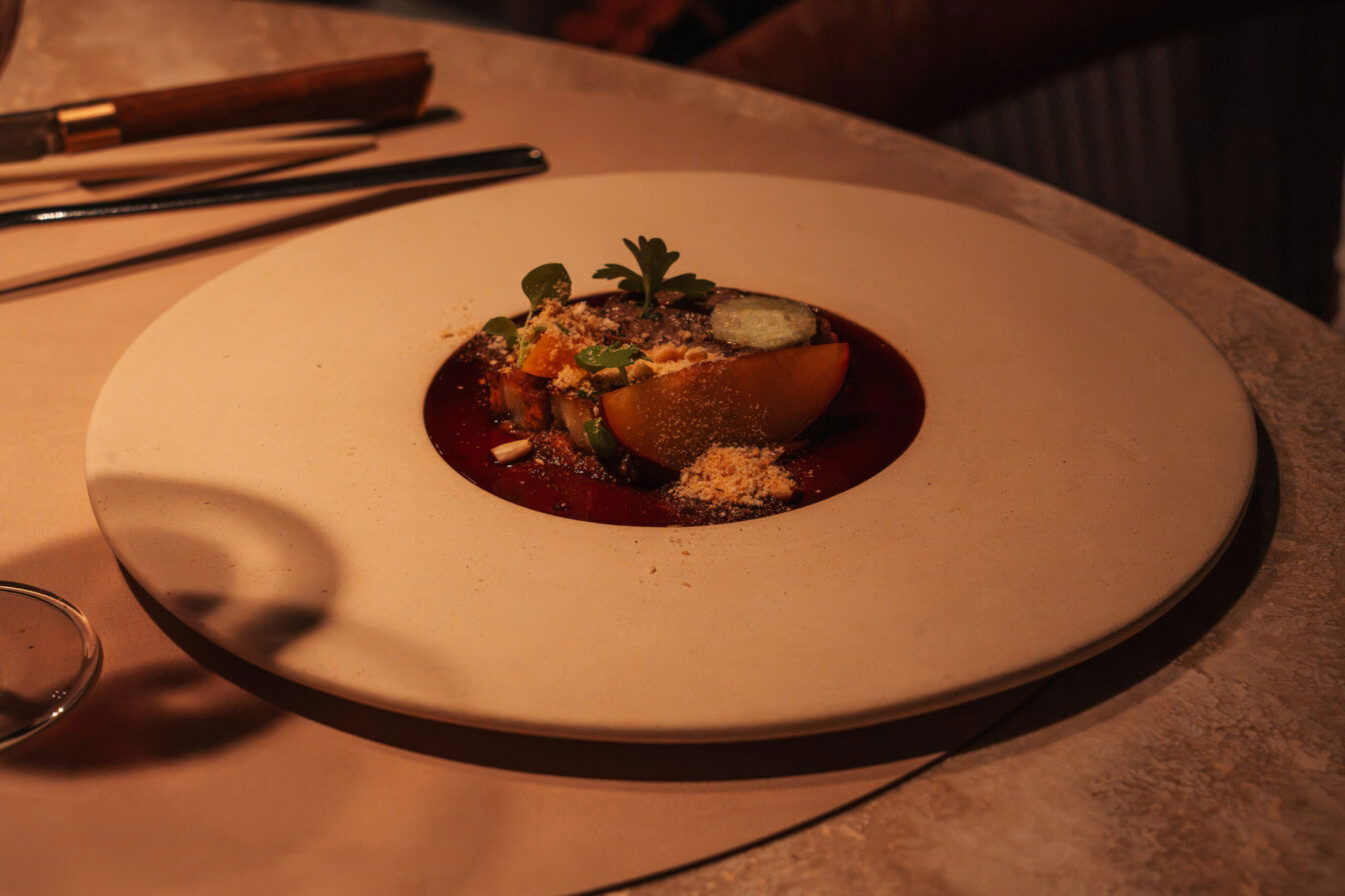 Penzberger Black Angus Rind mit Farofa, Pflaume und Mole