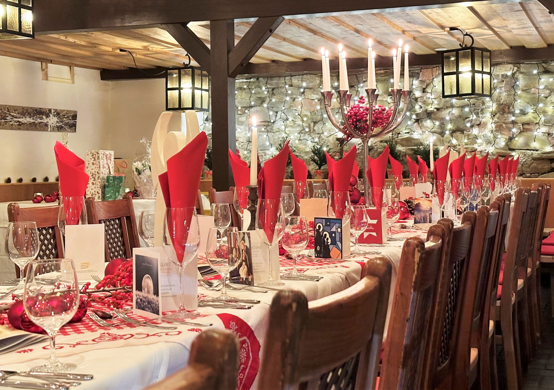 Weihnachtlich gedeckte Tafel im Restaurant zum Martin Sepp in Wien (c) Martin Sepp