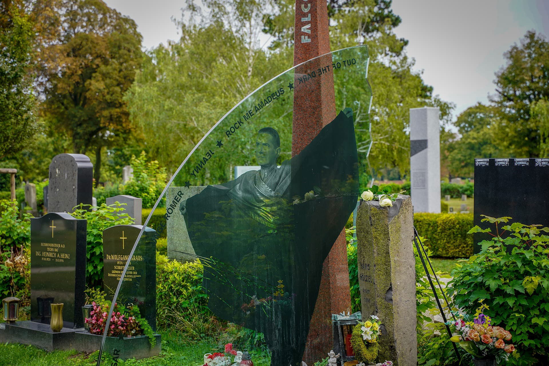 Falco Spuren