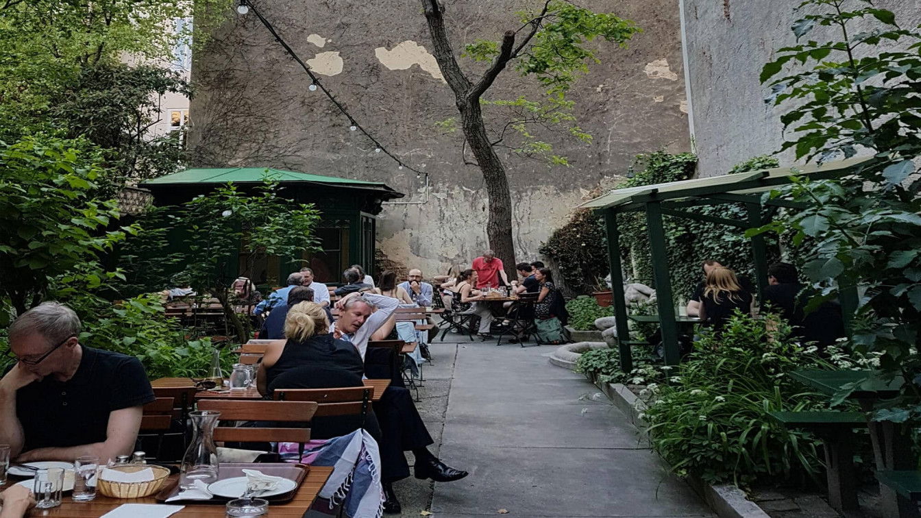 (c) Lisa Panzenböck Weinstube Josefstadt